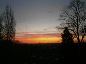 Ein schöner Sonnenaufgang, fotografiert aus meiner Wohnung