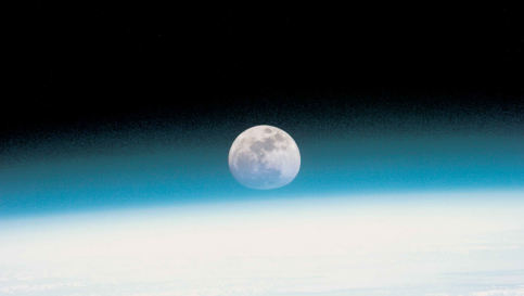 Der Mond im "Dunstkreis" der Erdatmosphre