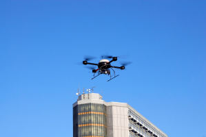 Solche Drohnen sollen durch "AVIGLE" neue Mglichkeiten der Visualisierung aus der Luft bieten.