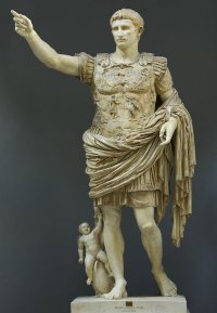 Augustusstatue von Primaporta in den Vatikanischen Museen in Rom