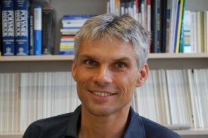 Prof. Dr. Armido Studer, Sprecher des neuen Sonderforschungsbereichs