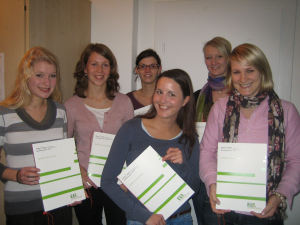 Die neuen Zertifikatstrgerinnen (von links nach rechts): Christina Lcke, Dorothee Meyer, Meike Willemsen, Katharina Beer, Eva Recker und Marielle Koch