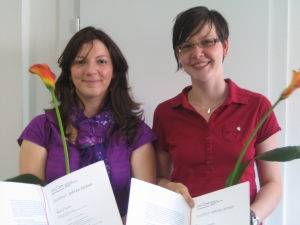 Die Zertifikatstrgerinnen Nadine Esche (Links) und Marina Angstmann