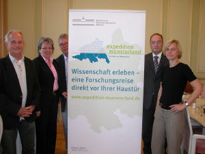 Hugo Langner (Ostbevern), Dr. Marianne Ravenstein (WWU), Dr. Wilhelm Bauhus (AFO), Klaus Ehling (Mnsterland e. V.) und Prof. Dr. Claudia Grnebaum (FH Mnster)