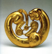Goldscheibe in Form einer Raubkatze aus der Eremitage in St. Petersburg
