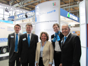 Ministerin Svenja Schulze (Mitte) mit dem Messe-Team von MEET: Pascal Noll, Dr. Hinrich-Wilhelm Meyer, Stephanie Kaing, Dr. Gerhard Hrpel (v. l. n. r.)