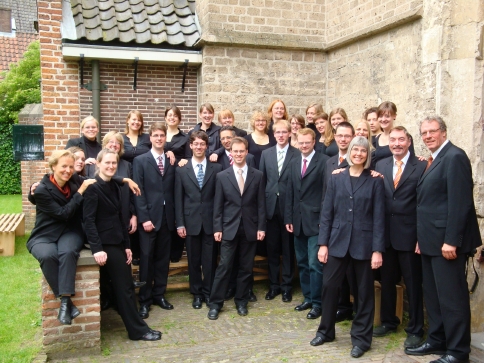 Der Kammerchor der Westflischen Wilhelms-Universitt Mnster trgt Werke von Sweelinck, Bach, Becker und Strohbach vor.
