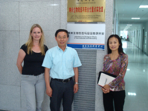 Erstes deutsch-chinesisches Arbeitstreffen (v.l): Dr. Kristina  Riehemann, Prof. Yuliang Zhao, Prof. Chunying Chen