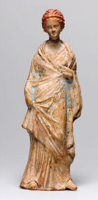 Terrakottastatuette einer Mantel tragenden Frau (Sditalien, etwa drittes Jahrhundert vor Christus)