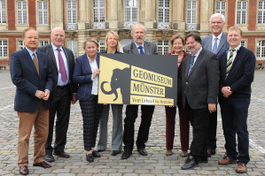 Gemeinsam aktiv: Die Mitglieder des "Fördervereins Geomuseum Münster e.V." mit ihrem Vorsitzenden Dr. Peter Paziorek (2.v.r.) wollen ihr Engagement verstärken.