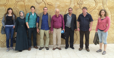 Prof. Dr. Jrg Kudla (2. v. r.) mit dem trinationalen Forscherteam beim Auftakttreffen in der palstinensischen Stadt Bait Dschala, die zwischen Jerusalem und Bethlehem liegt.