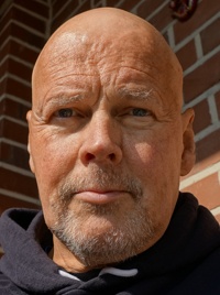 Dr. Stefan Nielsen
