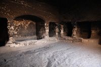 Grab Br. 24, zentraler Loculus mit Arcosolium