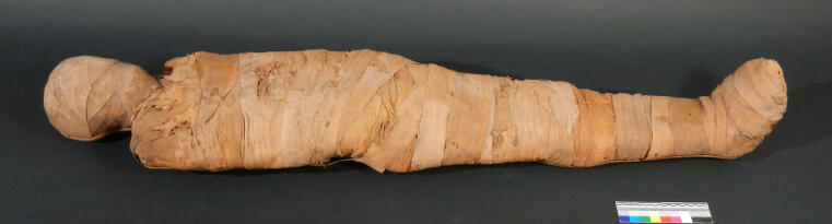 Bei der Restaurierung wurde unter anderem der verschwundene Kopf der Mumie ergänzt.