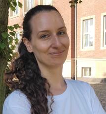 Dr. Anna Podgorski