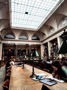 Lesesaal der Universitätsbibliothek Wien
