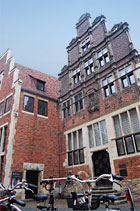 Haus mit Fahrrädern