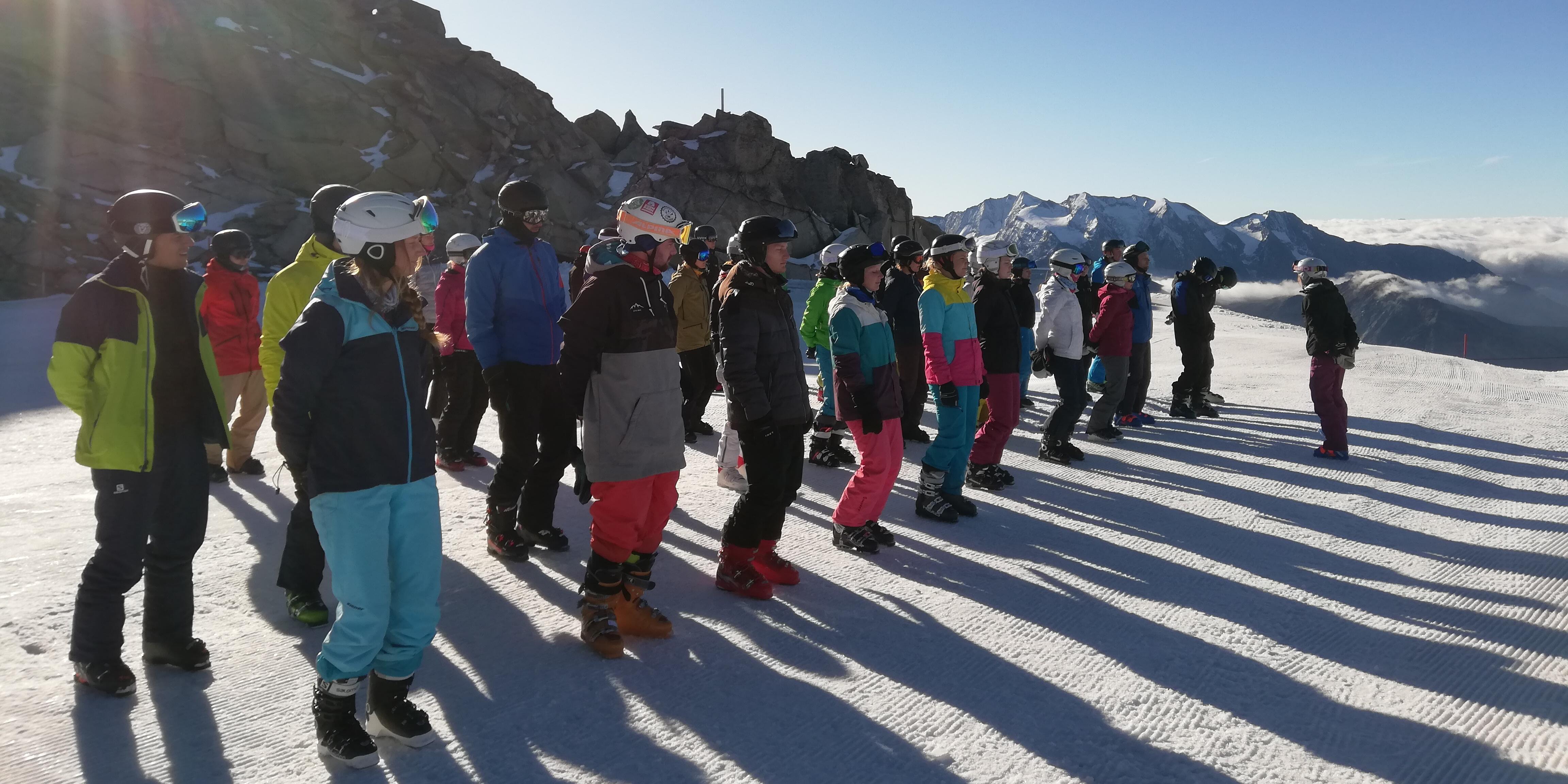 Die Teilnehmenden der Skilehrerausbildung