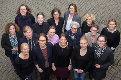 Gruppenbild der neuen Kohorte von Frauen managen Hochschule