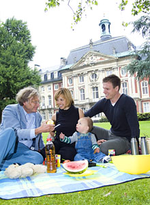 Picknick vor dem Schloss