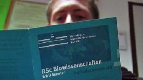 Wer in M&uuml;nster Biologie studieren m&ouml;chte, der sollte sich daf&uuml;r bereit machen, die moderne Biologie jenseits des Klischees vom Bl&uuml;mchensammler zu entdecken. Denn in allen Instituten wird der Bereich Forschung ganz gro&szlig; geschrieben. 