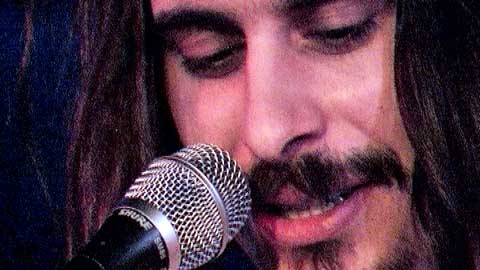 Ein Portrait &uuml;ber den Soziologie-Studenten Andy Strau&szlig;, der das Schreiben f&uuml;r sich entdeckt hat. Der junge Autor tr&auml;gt bei Poetry Slams seine Texte vor und sucht so den direkten Kontakt zu seinem Publikum.