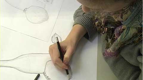 Das Atelier f&uuml;r k&uuml;nstlerisches und wissenschaftliches Zeichnen an der Scharnhorststra&szlig;e 100 ist ein Ort, an dem man sich kreativ ausdr&uuml;cken kann. Die eigene Wahrnehmung wird durch das Erlernen von verschiedenen Techniken gef&ouml;rdert.