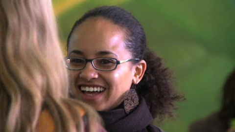 Auf der "CONNECTA" haben internationale Studierende Gelegenheit, im direkten Gespr&auml;ch Kontakte mit Organisationen, Unternehmen, Beh&ouml;rden und Verb&auml;nden zu kn&uuml;pfen. Sie k&ouml;nnen zudem die Berufsprofile der unterschiedlichsten Branchen kennen lernen.