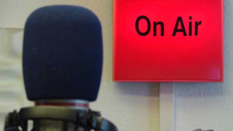 Radio Q ist die studentische Rundfunkstation f&uuml;r M&uuml;nster. In den Redaktionen (Wort, Musik und Online) und in der Produktion ist aktive Mitarbeit im Rahmen von Praktika oder freier Mitarbeit gefragt. Durch die Teilnahme an Workshops und Medientrainerkursen k&ouml;nnen Interessierte die Grundlagen des Radiomachens erlernen. 