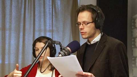 Bei Radio Q arbeiten mehr als 100 Studierende ehrenamtlich, um f&uuml;r das studentische Radio in M&uuml;nster ein attraktives Programm zu realisieren. Ganz wie beim professionellen H&ouml;rfunk gibt es dort Live-Moderationen, Vor-Ort-Reportagen, verschiedene Sendeformate und Redaktionssitzungen.