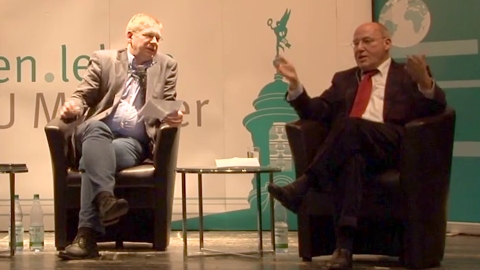 "Primat des Marktes oder der Politik?" - um dieses Thema ging es bei einer Podiumsdiskussion mit dem Fraktionschef der Partei "Die Linke", Dr. Gregor Gysi, und dem Wirtschaftswissenschaftler Prof. Thomas Apolte.
