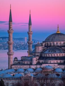 Bild einer Moschee im Sonnenuntergang