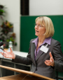Prof. Dr. Cornelia Denz, Leiterin des "MExLab ExperiMINTe", begrte die Gste ...