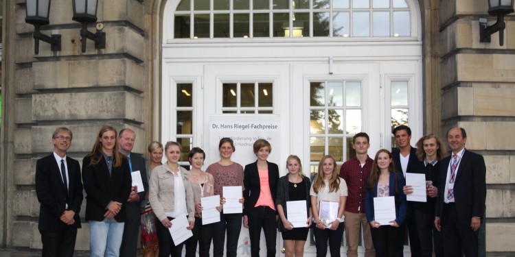 Die &quot;Dr. Hans Riegel-Fachpreise&quot; wurden an 15 Schülerinnen und Schüler aus dem Regierungsbezirk Münster vergeben.<address>© WWU - ICBF</address>