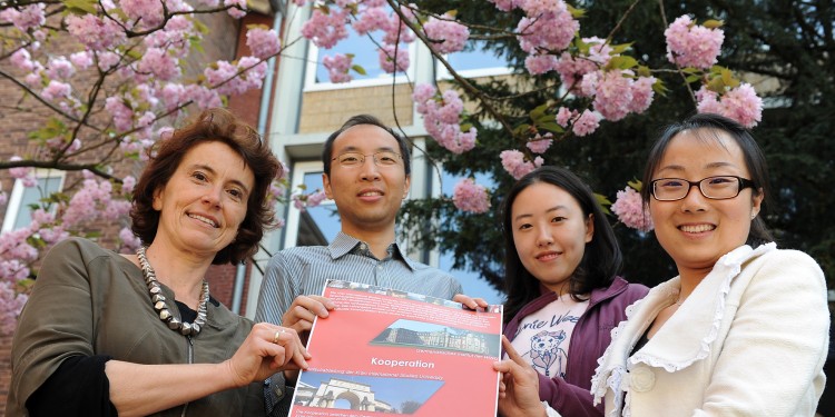 Prof. Dr. Susanne Günthner, Zhu Quiang, Ma Ying und Dong Jing<address>© WWU - Grewer</address>