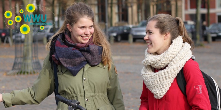 What&#039;s often on the agenda whenever medical student Johanna (l.) and Swedish exchange student Emelie (doing Business Studies) get together, is the next culinary delight ...<address>© WWU - Friederike Stecklum</address>