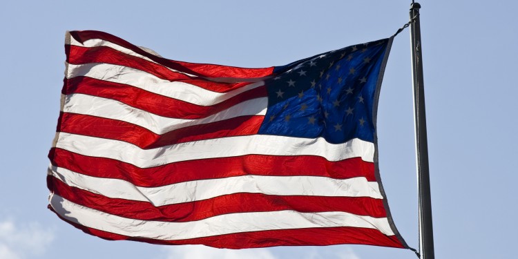 USA-Flagge im Sturm<address>© colourbox.de</address>