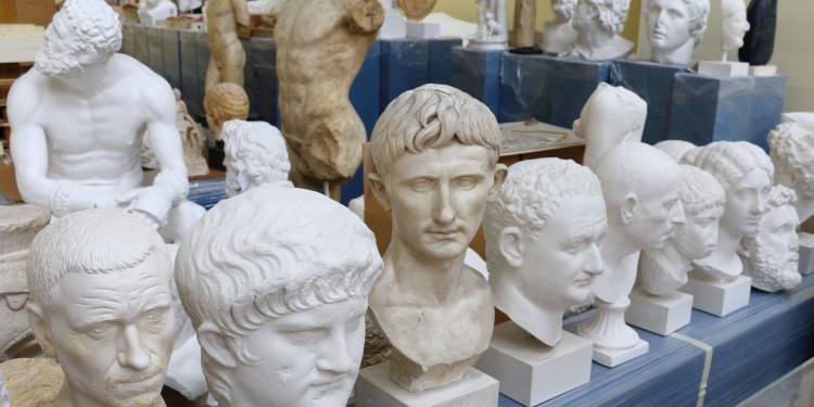 Gibsabgüsse antiker Skulpturen in der Sammlung des Archäologischen Museums<address>© WWU/AFO</address>