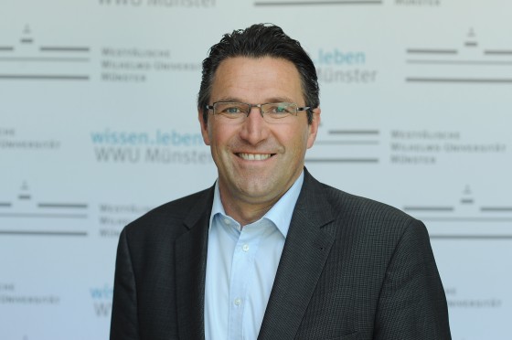 Virologe Prof. Dr. Stephan Ludwig<address>© WWU - Peter Grewer</address>
