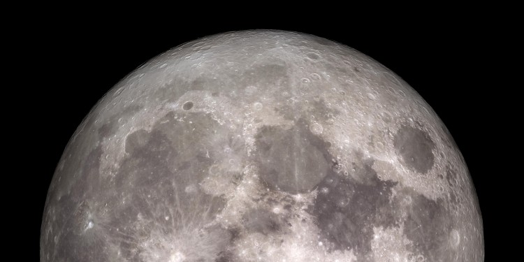 Der Mond mit deutlich erkennbaren Kratern, die durch Einschläge von Asteroiden entstanden sind.<address>© NASA/Goddard Space Flight Center</address>