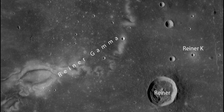 The meter-high rocks discovered in the work are located near the Reiner K crater in the &quot;Reiner Gamma&quot; region, which has a magnetic anomaly.<address>© NASA LRO/NAC</address>