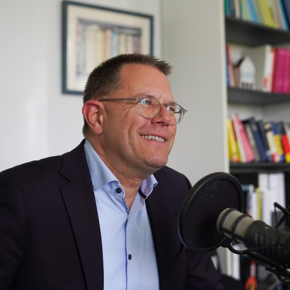 Prof. Dr. Hinnerk Wißmann während des Podcasts.<address>© Uni MS - Linus Peikenkamp</address>