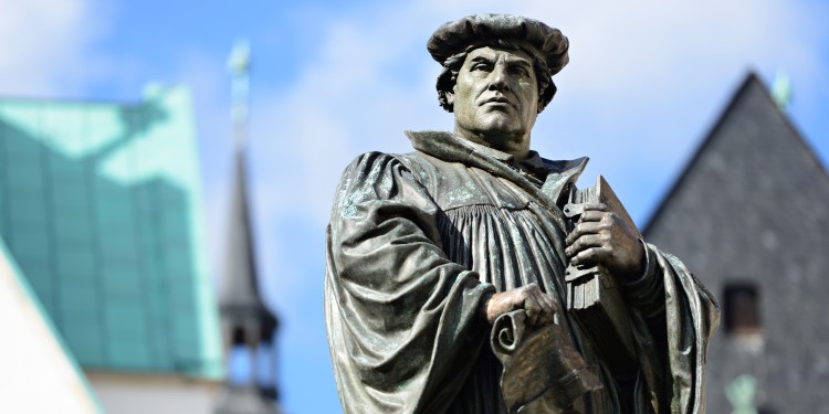Mit dem „Stiftungsfonds Luther-Studien“ soll künftig die Forschung der Evangelisch-Theologischen Fakultät unterstützt werden, die sich insbesondere mit dem geistigen Erbe Martin Luthers befasst und die Anliegen der Reformation untersucht.<address>© AVTG - stock.adobe.com</address>