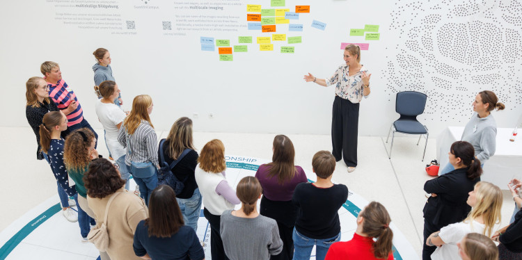 Joint reflection: the MOMENTUM group dynamics were clearly evident once again at the alumni meeting.<address>© Uni MS - Peter Leßmann</address>