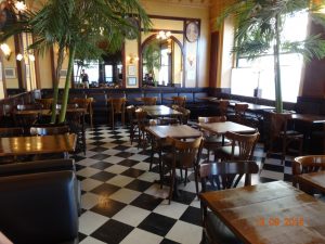 eins der alten Bistrots