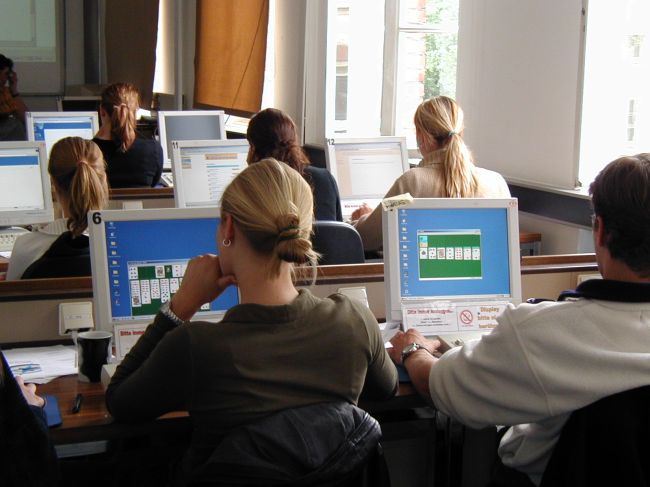 Spielen statt arbeiten.JPG
