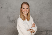 Dr. Lena Henning