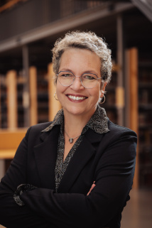 Dr. Julia Neumann