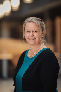 Dr. Andrea Kresimon