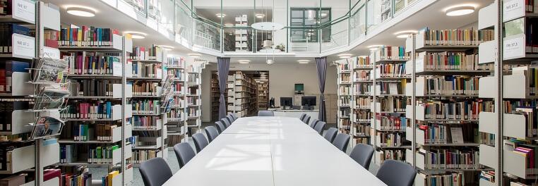 Foto Innenansicht Bibliothek im Haus der Niederlande